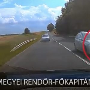 VIDEÓ: Eltiltás alatt menekült a rendőrök elől, egy forgalomból kivont kocsival. Elkapták.