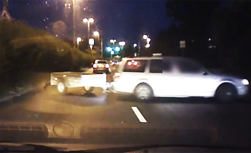 VIDEÓ: Utánfutóval együtt hajtott szembe a forgalommal ma reggel az M5 bevezetőn egy autós