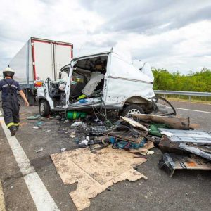 Fotók: Öt kamion és egy furgon ütközött össze az M70-es autópályán