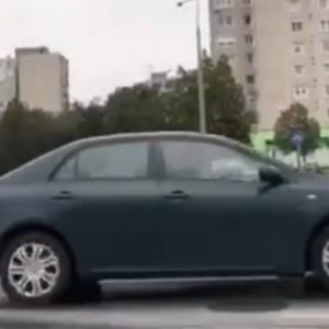 VIDEÓ: Tatabányán lepett meg sok közlekedőt a toyotás