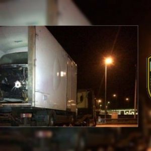 FOTÓK: Magyar horrorkaravánt fogtak a rendőrök az M6-oson