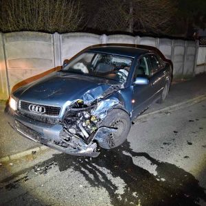 Akkumulátort kellett volna csak cserélnie, de ittasan továbbgondolta a feladatot. Egy gyermek súlyosan, egy másik pedig könnyebben sérült