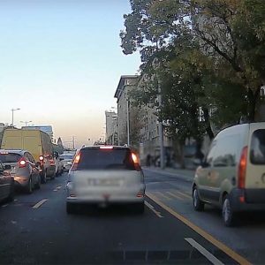 VIDEÓ: Buszsávban szabálytalanul közlekedő és parkoló járművek elleni razzia volt. Itt vannak az eredmények