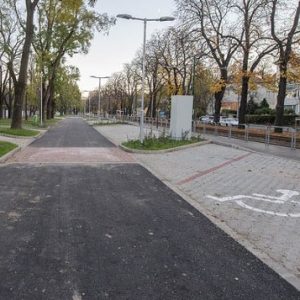 FOTÓK: Átadták az Akadémia Park melletti megújult P+R parkolót a