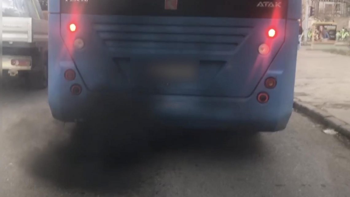 VIDEÓ: Karsan Atak, amiből 16 volt a BKK-nak. Kettő már másfél évesen kigyulladt. Ez a példány sem tűnik környezetkímélőnek, sem üzembiztosnak VIDEÓ: Karsan Atak, amiből 16 volt a BKK-nak. Kettő már másfél évesen kigyulladt. Ez a példány sem tűnik környezetkímélőnek, sem üzembiztosnak