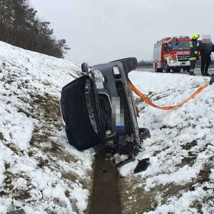 FOTÓK: Négyen ültek a Skodában, snowboard-ozni indultak Eplénybe