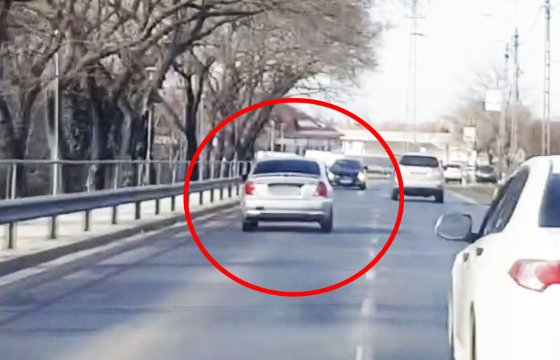 VIDEÓ: Őrült kamikaze módjára ijesztgette a szembejövőket egy Hyundai sofőrje a Pesti úton