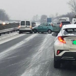 A tegnapi eső utáni mai ítéletidő komoly fennakadásokat okoz