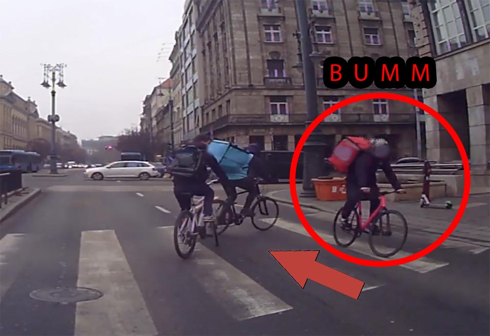 VIDEÓ: Hátrafelé haladva ment neki a bringás egy másik – zebrán áttekerő – kerékpárosnak