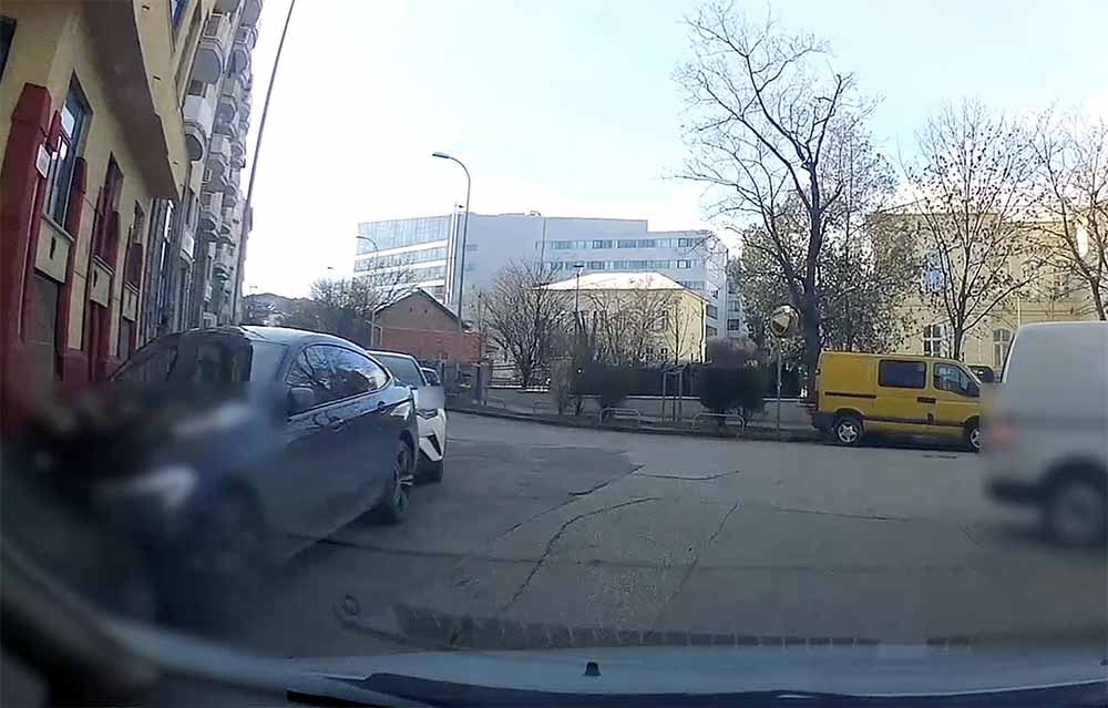 VIDEÓ: Mutatjuk Budapest leglehetetlenebb parkolását