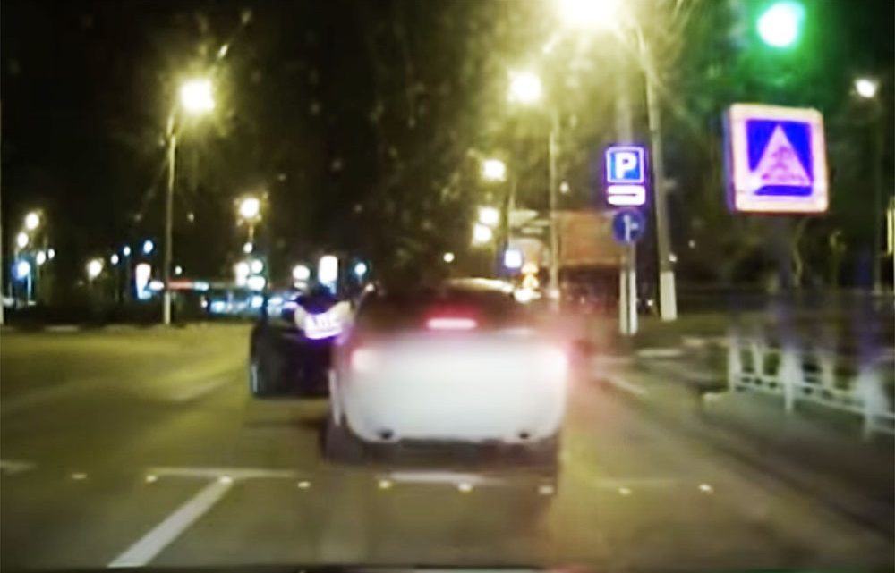 VIDEÓ: Ezt az igazoltatást nehéz lesz elfelejtenie a rendőrnek VIDEÓ: Ezt az igazoltatást nehéz lesz elfelejtenie a rendőrnek