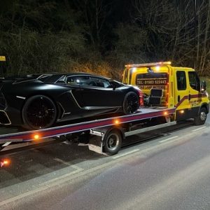 Azt hitte neki nem kell befizetnie az útadót – Tréleren vitték el igazoltatás után a Lamborghinijét