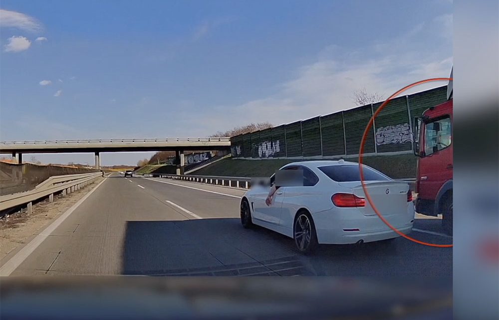 VIDEÓ: Olyat büntetett a BMW-s az M0-son, hogy majdnem egy teherautó tolta meg VIDEÓ: Olyat büntetett a BMW-s az M0-son, hogy majdnem egy teherautó tolta meg