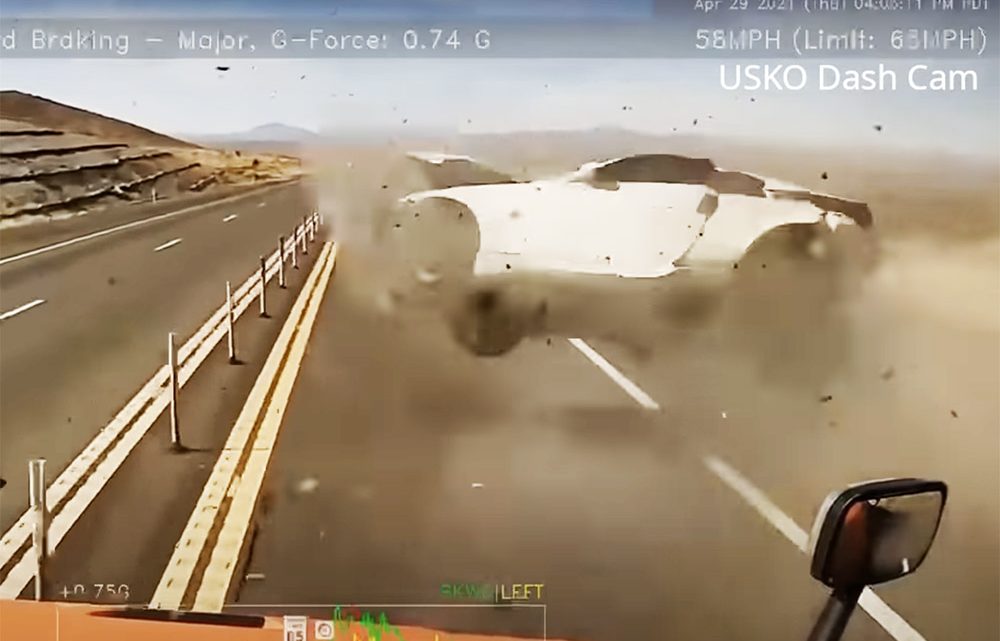 VIDEÓ: Ronggyá törte a Nissan 350Z-t a sofőr. A kamion kamerája mindent felvett VIDEÓ: Ronggyá törte a Nissan 350Z-t a sofőr. A kamion kamerája mindent felvett