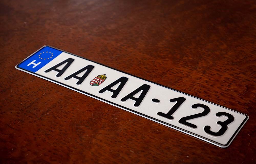 Nem, nem lehet csúnya szó az új rendszámban Nem, nem lehet csúnya szó az új rendszámban