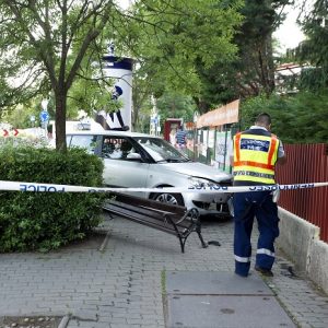 Padon ülő nőt és gyerekeit gázolta el egy autós Budapesten