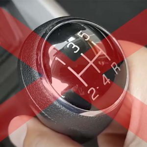 Barátkozz meg vele, hogy lassan eltűnnek a kézi váltós autók