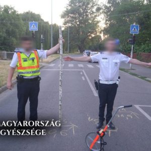 Leintették, majdnem elütötte a rendőrt. Utánamentek, majd még verekedni próbált