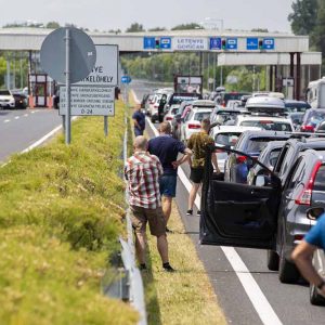 Akár három órát is várakozniuk kell a Horvátországba utazóknak