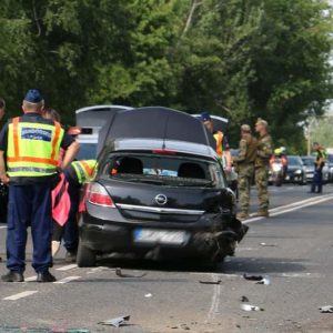 Nem tudtak segíteni azon a 44 éves motoroson, aki hétfőn délután személyautóval ütközött Balatonszárszón
