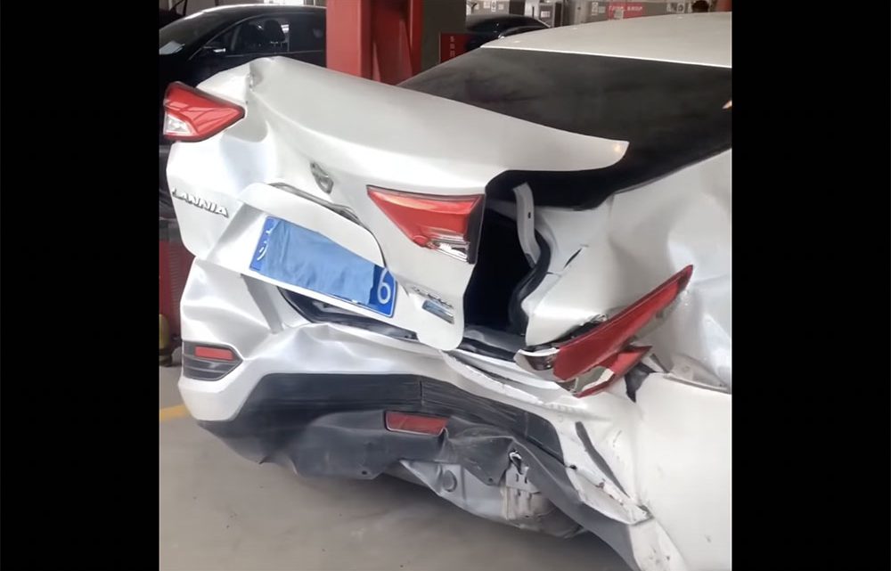 VIDEÓ: “Megkímélt” autó lett a ronggyá tört Nissanból VIDEÓ: “Megkímélt” autó lett a ronggyá tört Nissanból