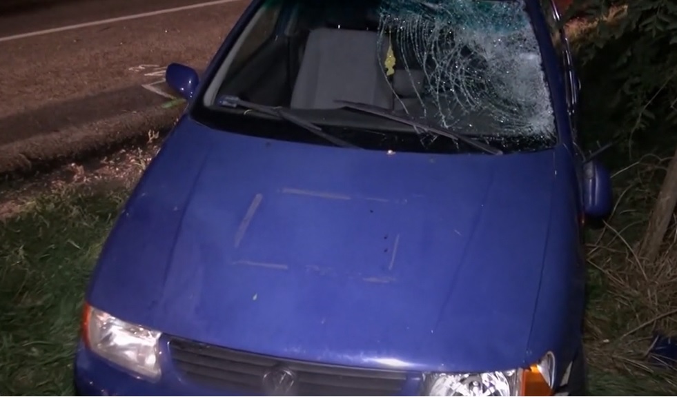 VIDEÓ: Babakocsit toló édesapát gázolt előzés közben egy autós – A baba megúszta, az apuka viszont súlyosan megsérült