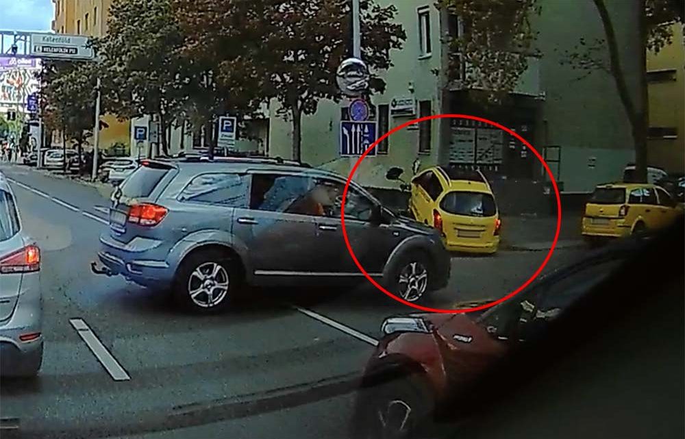 VIDEÓ: Szinte levegőbe repült taxijával a Bocskai úton ma balesetet szenvedett férfi VIDEÓ: Szinte levegőbe repült taxijával a Bocskai úton ma balesetet szenvedett férfi