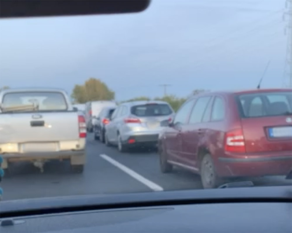 Teljes útzár az M51-esen Budapestnél – Több autó ütközött