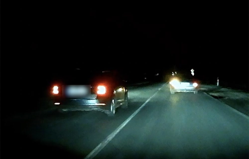 VIDEÓ: Nem láttunk még embert, aki ilyen “komolyan veszi” a záróvonalat VIDEÓ: Nem láttunk még embert, aki ilyen “komolyan veszi” a záróvonalat