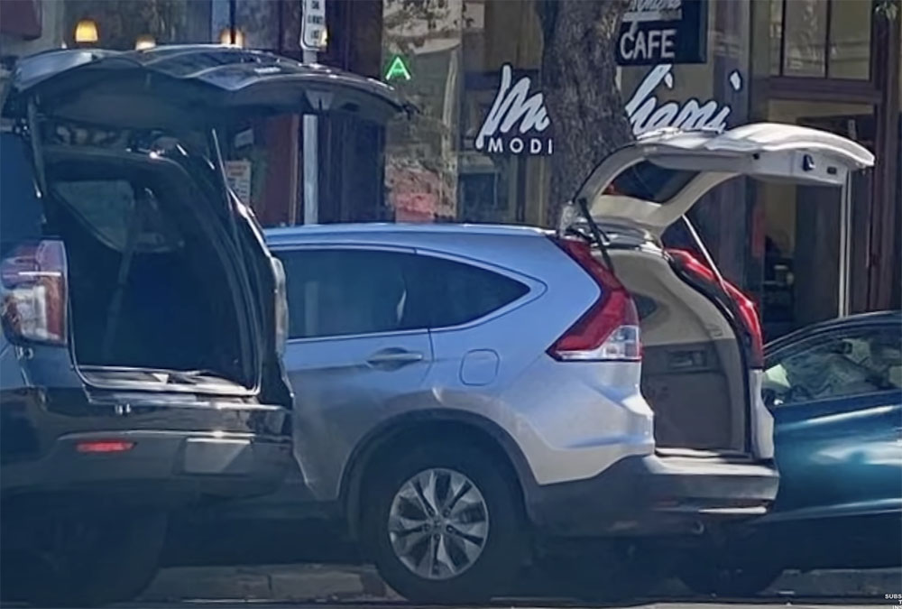 VIDEÓ: Furcsa dolog kezdett terjedni az autósok körében