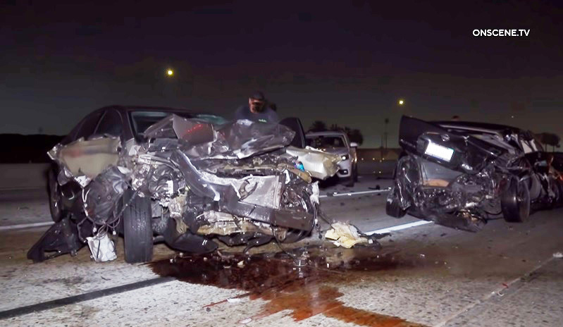 VIDEÓ: Egy autó balesetezett az autópályán, de végül durva tömegbaleset lett a történet vége