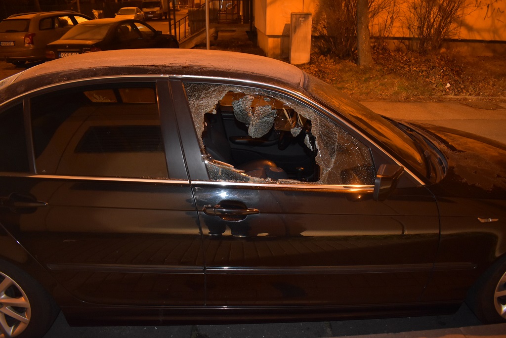 FOTÓK: Elfogták a fiatalt, aki autókat tört fel Óbudán