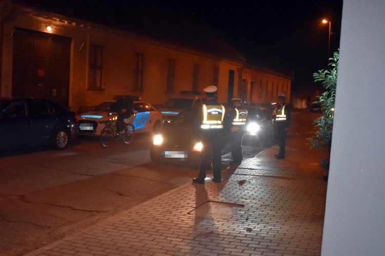 Egy óra alatt 68 sofőrt szondáztattak a bajai rendőrök