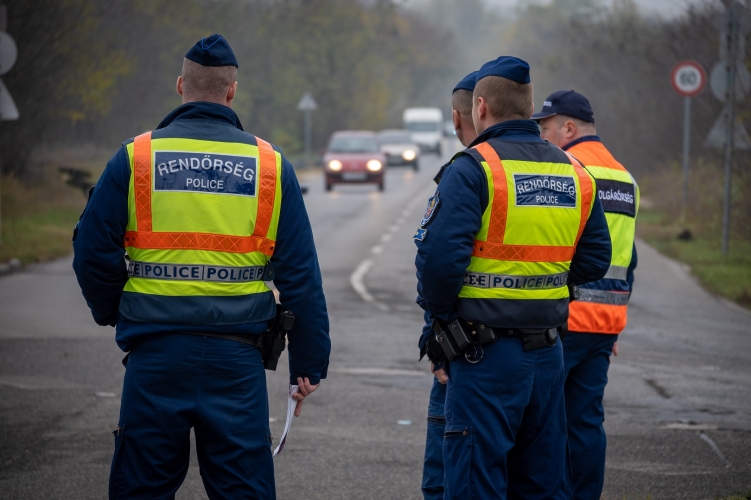 Komplex közlekedési ellenőrzést tartottak a XVIII. kerületi rendőrök – Szép számmal repkedtek a bírságok