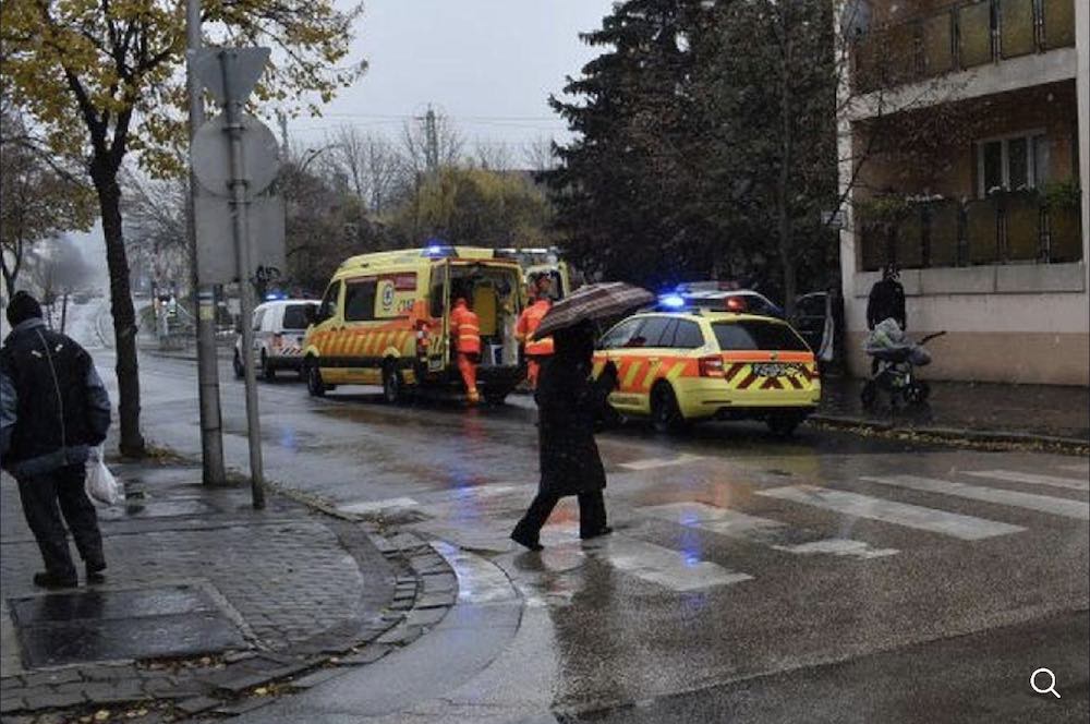 Babakocsit toló anyukát ütöttek el Sopronban, a baba is megsérült