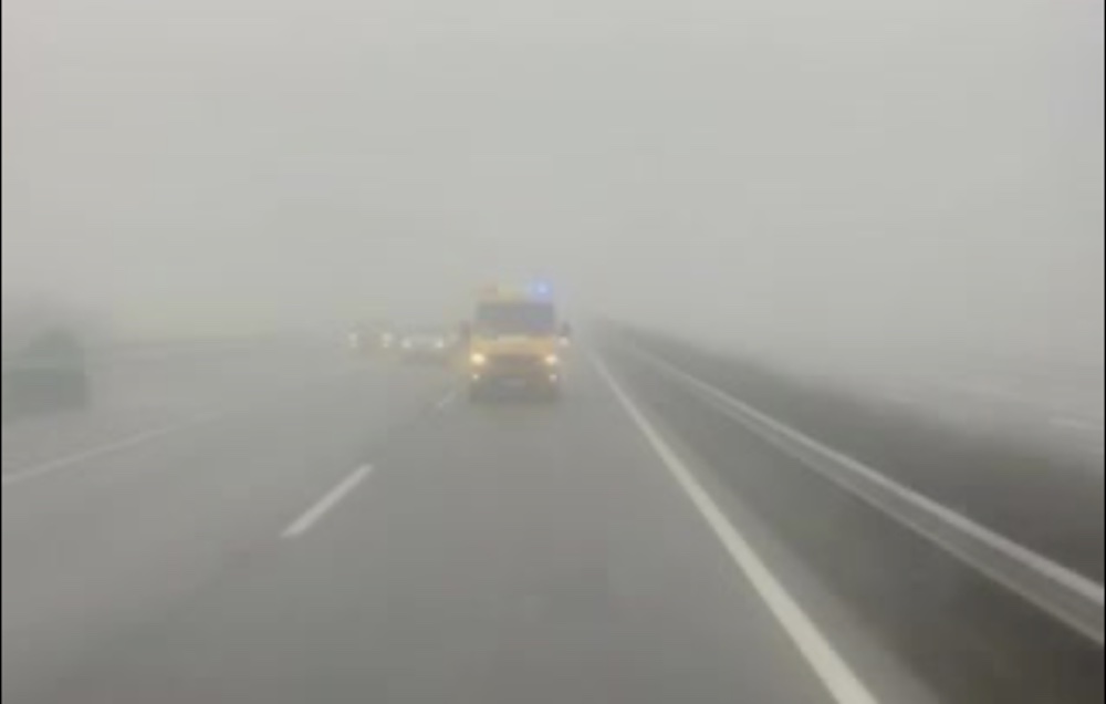 Hatalmas köd okozott sorozatos baleseteket az M5-ön