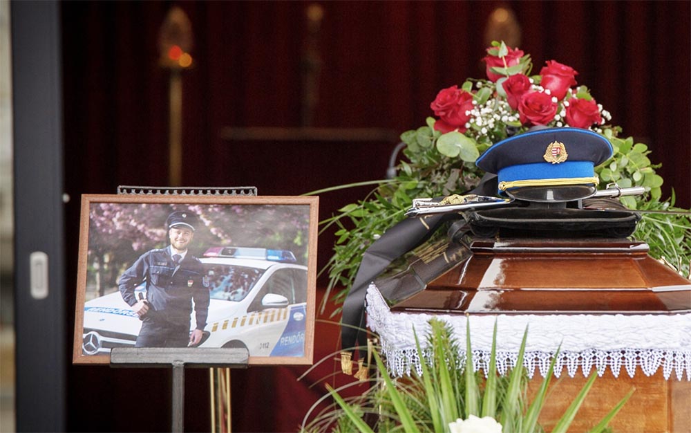 VIDEÓ: Elkísérték végső útjára a hősi halottá nyilvánított Baumann Péter posztumusz rendőr főhadnagyot