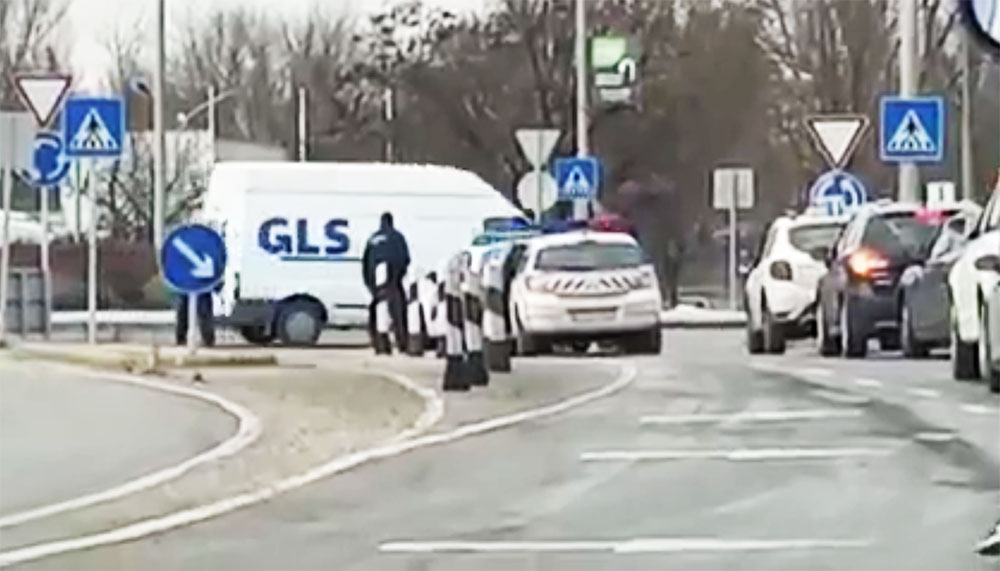VIDEÓ: Amikor GLS-sel érkezik a rendőr Székesfehérváron :)
