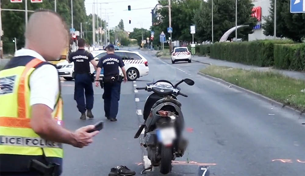 VIDEÓ: KRESZ-tábla zúzhatta halálra a balesetező motorost