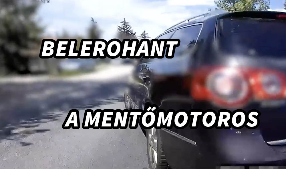 VIDEÓ: Belerohant a vonuló mentőmotoros az elékanyarodó autóba