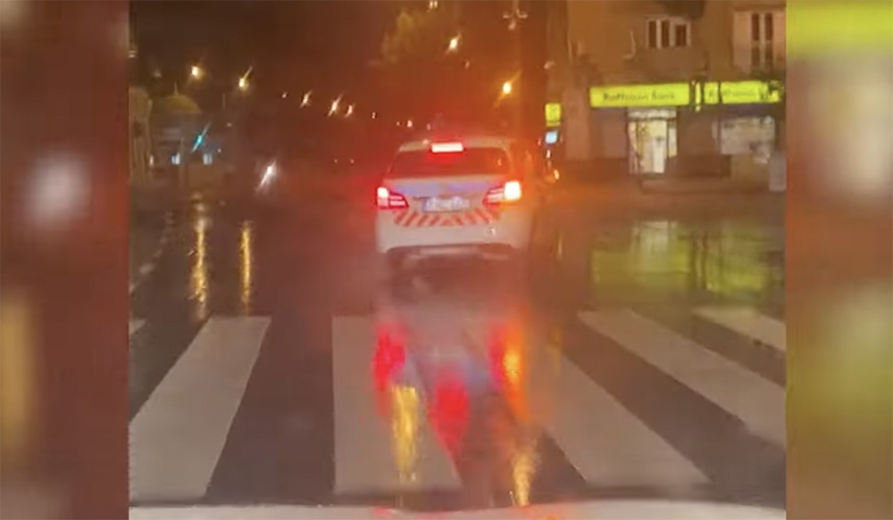 VIDEÓ: Megint üldözniük kellett a rendőröknek egy autót Budapesten