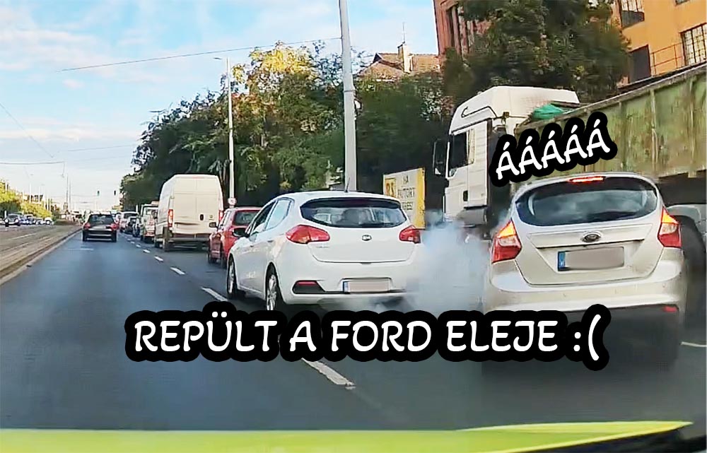 VIDEÓ: Padkázott, majd repült le az autó eleje