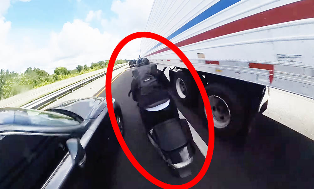 Rémisztő motoros balesetről készült videó Amerikában