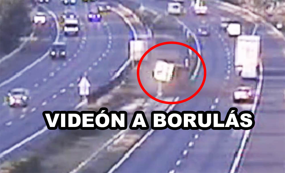 VIDEÓ: Hatalmasat borult egy kisbusz az M7-es autópályán