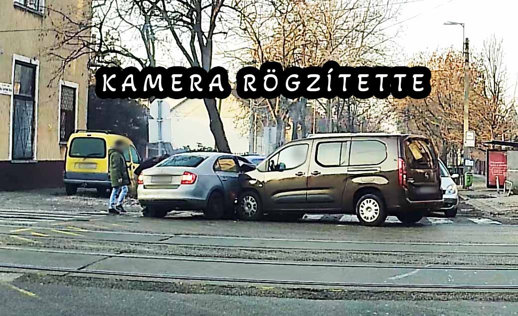 A jobbról érkező jármű belerohant az elsőbbséget nem adó Skodába – VIDEÓ