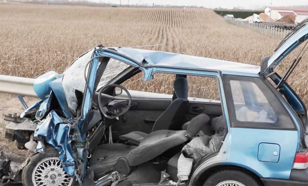 Azonnal meghalt a Suzuki sofőrje a hatalmas balesetben – VIDEÓ