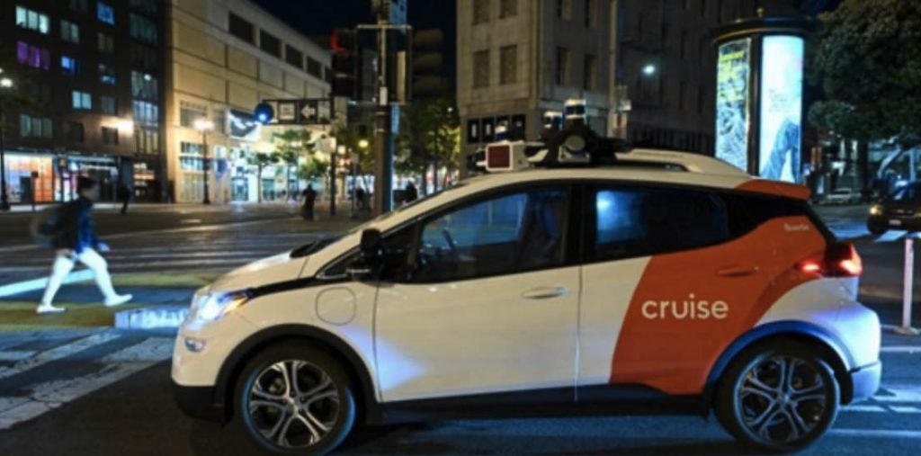 Métereken át vonszolt egy elütött gyalogost a robotaxi. Ötszázmillió forintos bírságot kapott a Cruise