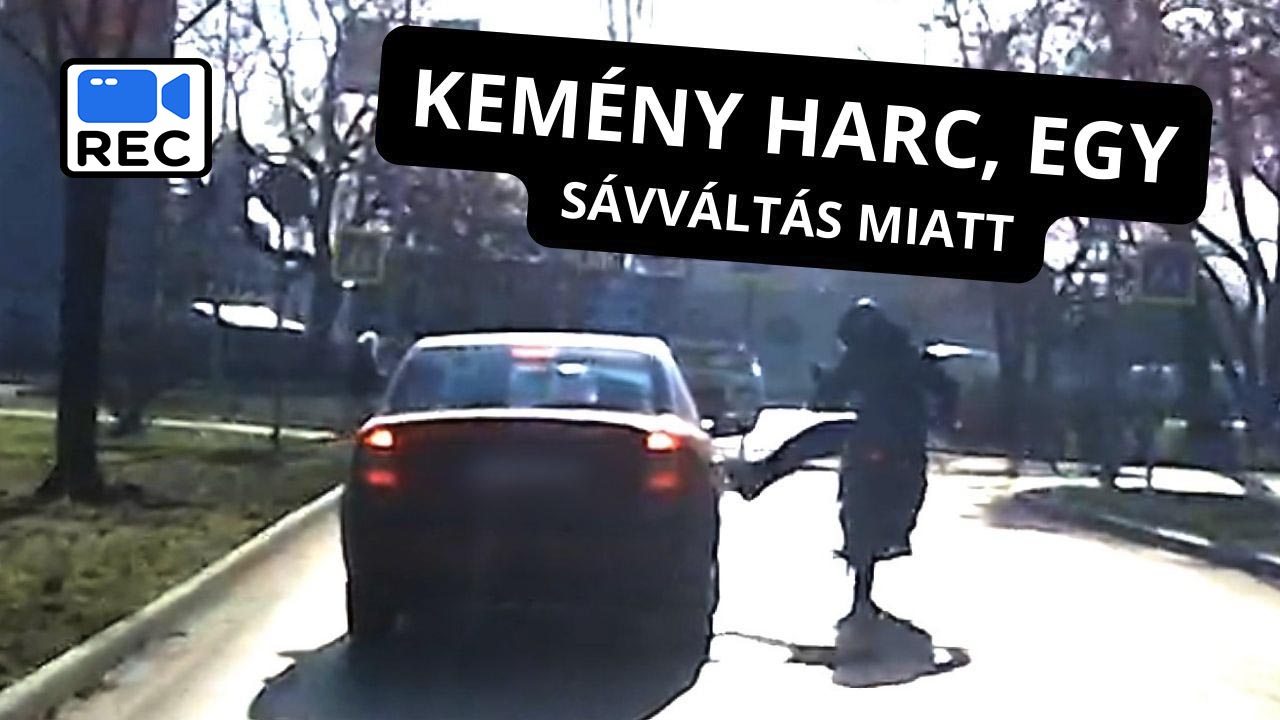 Harcolni kezdett a motoros egy sávváltás miatt Újpalotán