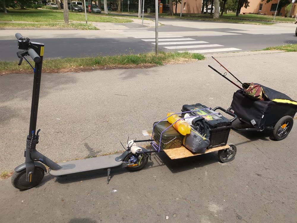 „Horrorkaraván” horgászatra – 14 éves fiú saját tervezésű utánfutós rollerrel bukott le Nagykanizsán