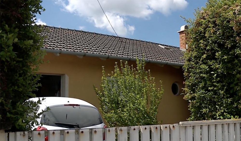 Tolatás közben ütötte el feleségét egy idős sofőr, majd kigyulladt az autó